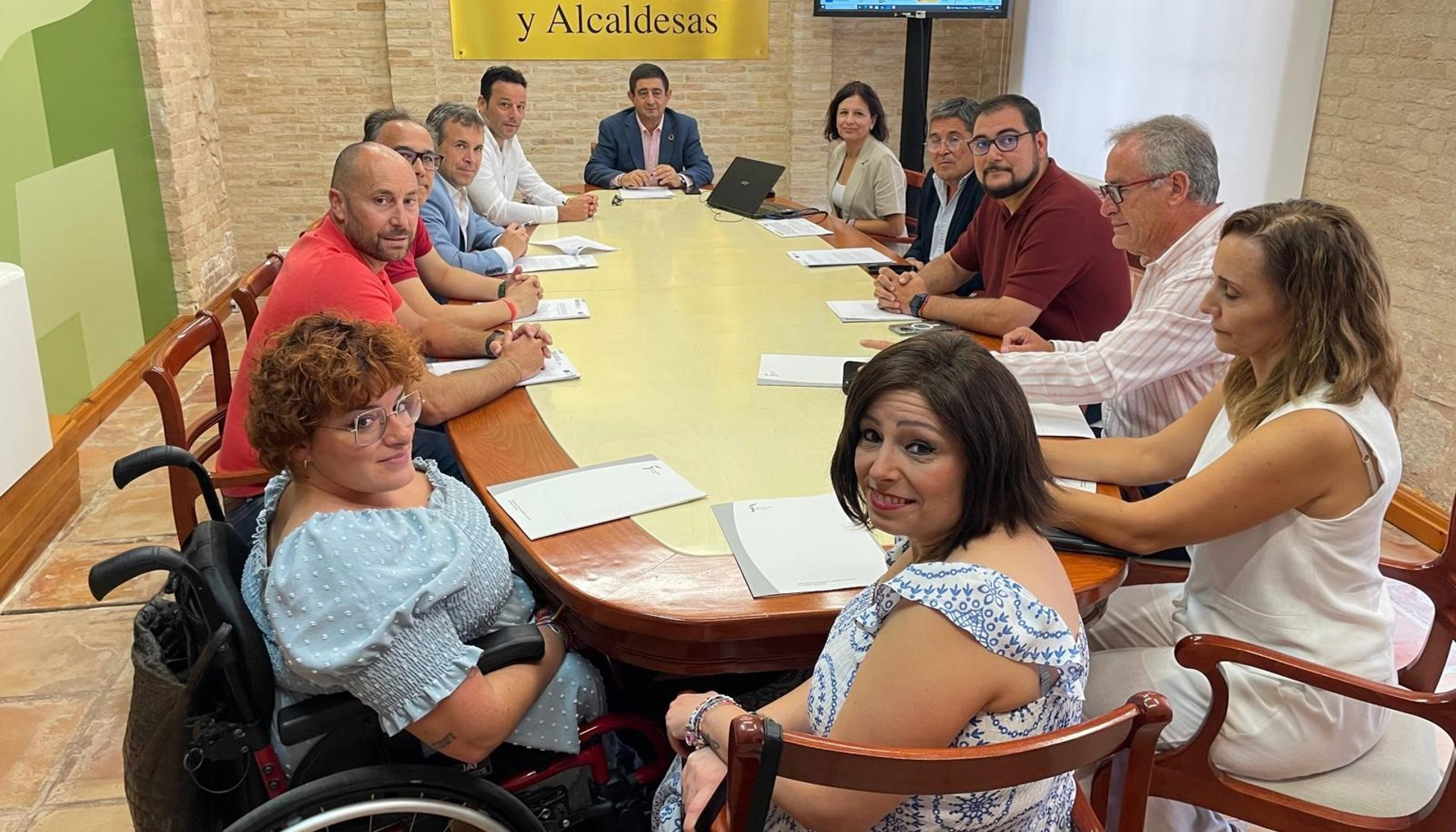 Diputación implicará a ayuntamientos, empresarios y colectivos en la mejora de la Vía Verde del Aceite