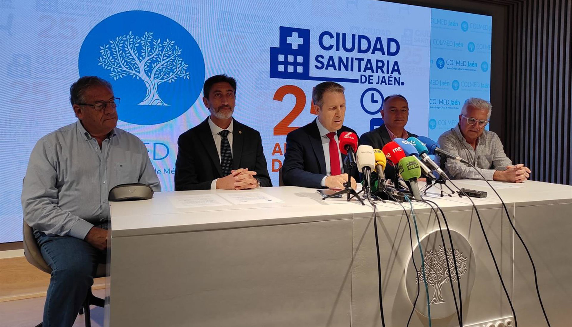 El Colegio de Médicos reclama la Ciudad Sanitaria tras «25 años en lista de espera»