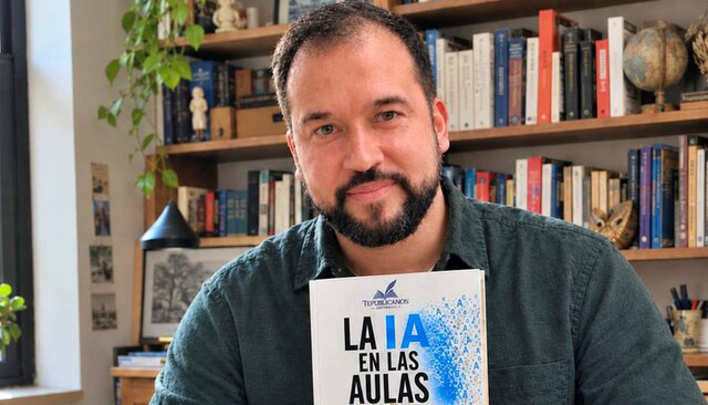 El torrecampeño Sergio Moral aborda el impacto de la Inteligencia Artificial en la educación en su primer libro
