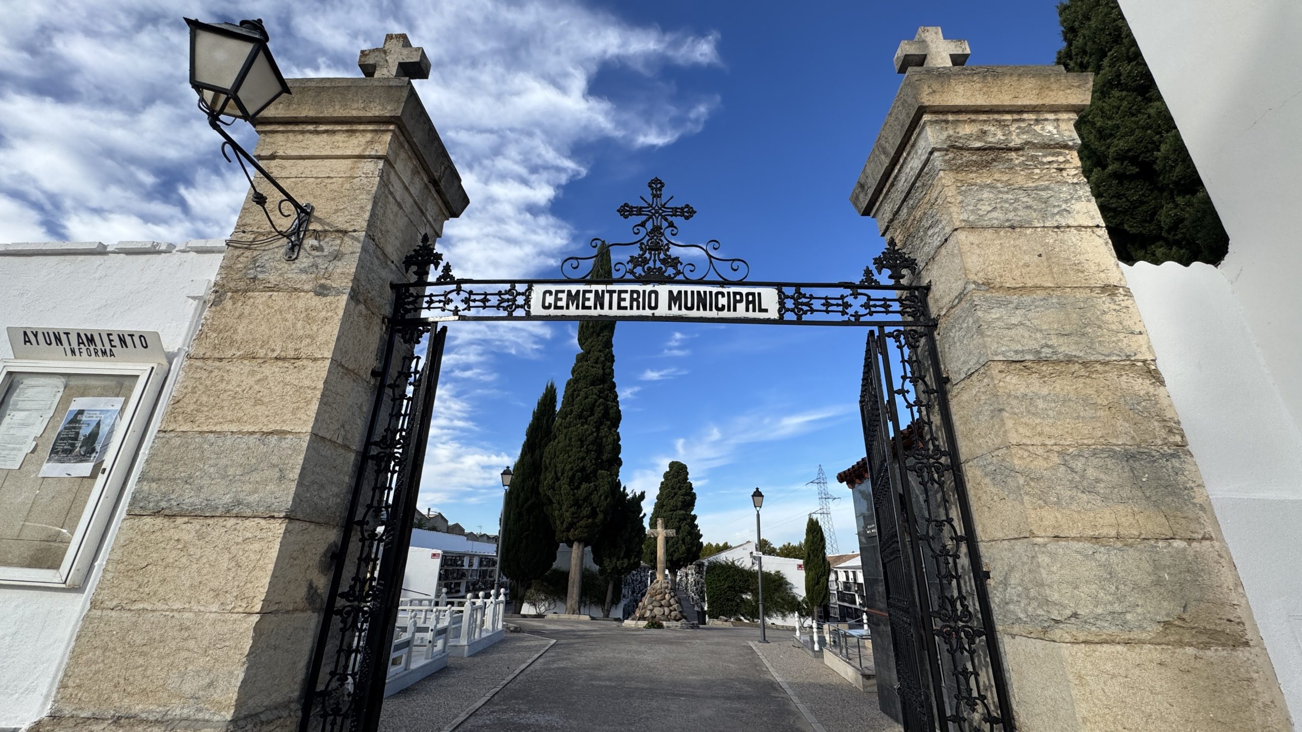 El Cementerio Municipal de Torredelcampo amplía su horario de apertura con motivo de la festividad de Todos los Santos y el Día de los Difuntos